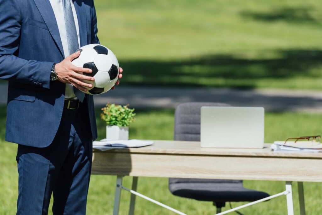 Zawody związane z piłką nożną – nie tylko trener i piłkarz!